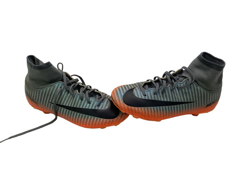 Vist Large View of Product Image Which is Used Nike Soccer Cleats Grey Junior 05