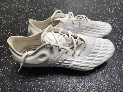 Vist Large View of Product Image Which is Used Under Armour MAGNETICO ELITE 3 Soccer Cleats White Senior 8.5