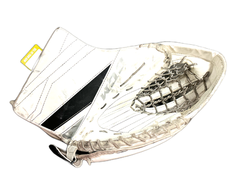 Vist Large View of Product Image Which is Used CCM E3.5 Junior Goalie Catcher White