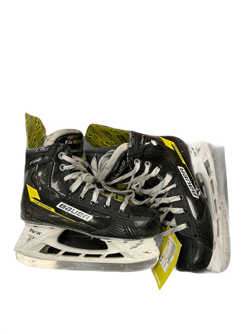 Vist Large View of Product Image Which is Used Bauer COMP Intermediate Hockey Skate Intermediate 4.5