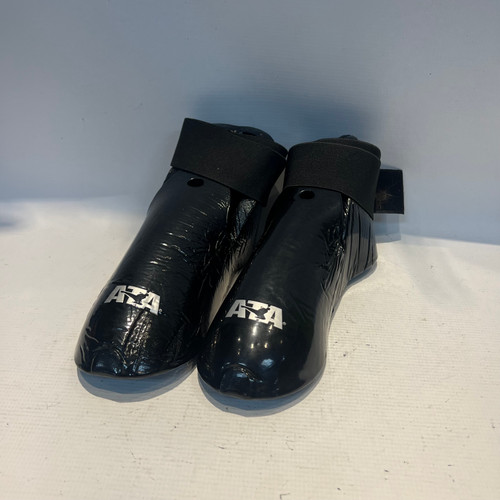 Vist Large View of Product Image Which is Used Martial Arts Foot Pads Black LG