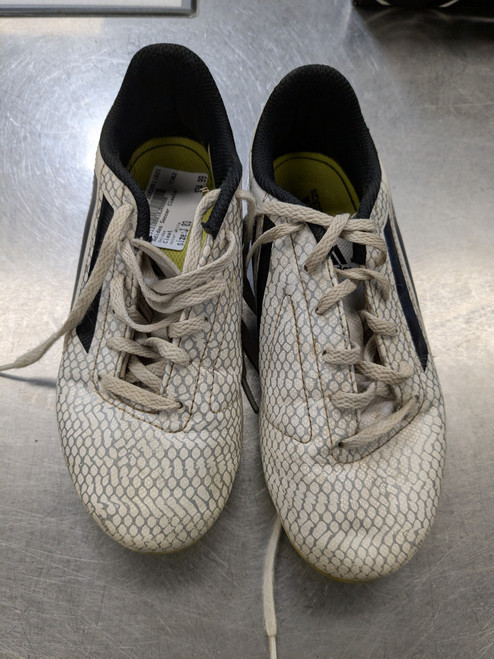 Vist Large View of Product Image Which is Used Adidas Soccer Cleats White Junior 03