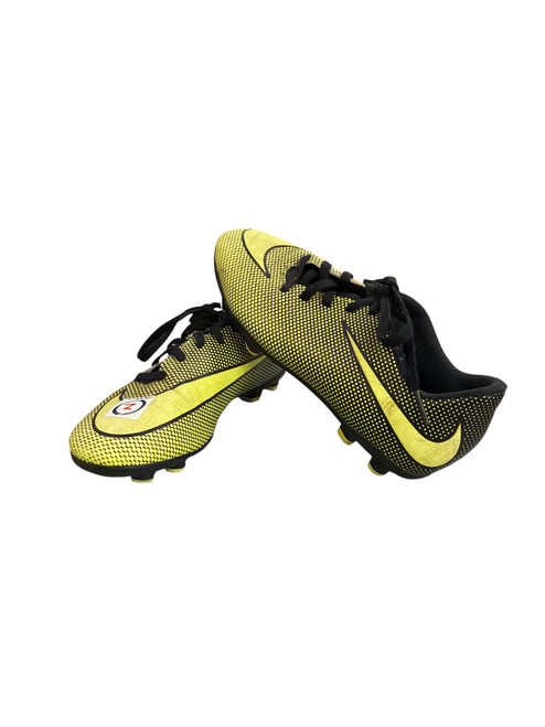 Vist Large View of Product Image Which is Used Nike Soccer Cleats Green Junior 02