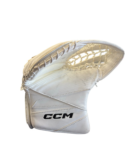 Vist Large View of Product Image Which is Used CCM Axis 2.5 Youth Goalie Catcher White
