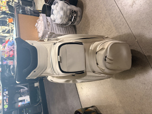 Vist Large View of Product Image Which is Used Taylormade SIGNATURE SERIES Mens Cart Bag White