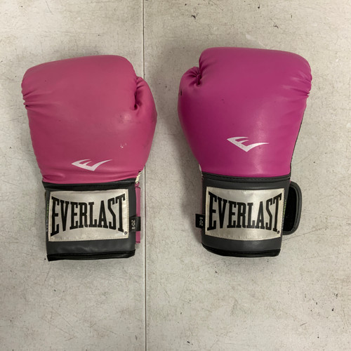 Vist Large View of Product Image Which is Used Everlast Boxing Gloves Pink SM