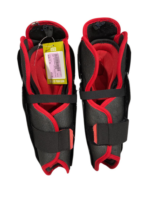 Vist Large View of Product Image Which is Used CCM JETSPEED EDGE Junior Shin Guards Black 11"