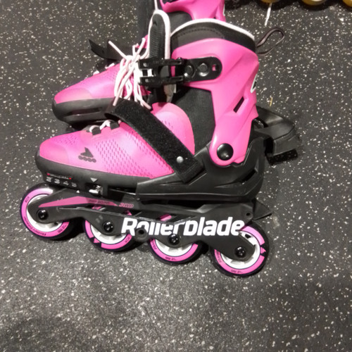 Vist Large View of Product Image Which is Used Rollerblade 3WD Junior Rec Fitness Skates Pink Junior 01