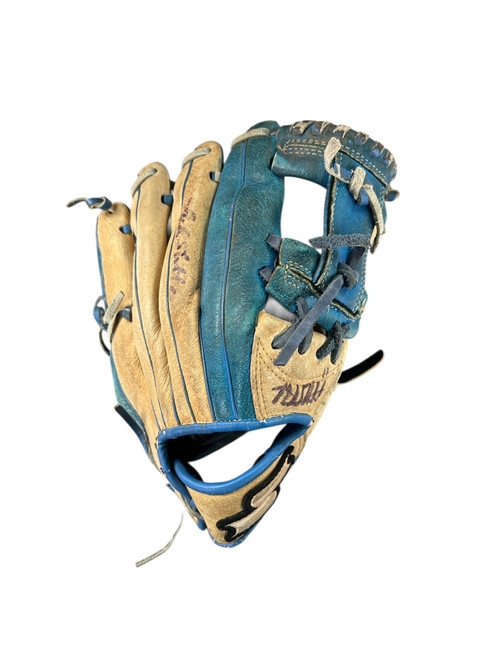 Vist Large View of Product Image Which is Used SSK DIMPLE BB/SB Glove RH Throw Royal Blue 10"