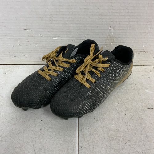 Vist Large View of Product Image Which is Used Soccer Cleats Black Junior 01