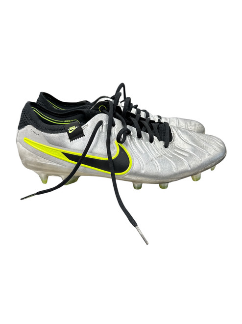 Vist Large View of Product Image Which is Used Nike Soccer Cleats Grey Senior 8