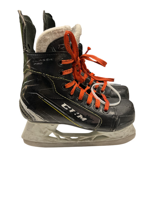 Vist Large View of Product Image Which is Used CCM TACKS CLASSIC PRO SZ Y 13 Youth Hockey Skate Youth 13.0