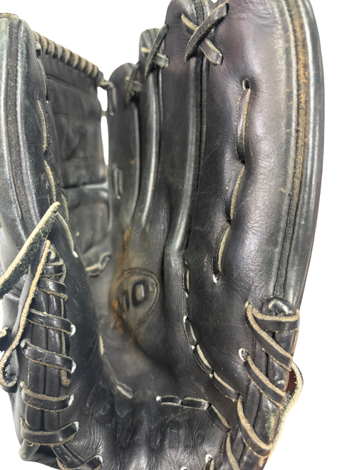 Vist Large View of Product Image Which is Used Wilson A2000 BB/SB Glove RH Throw Black 12"