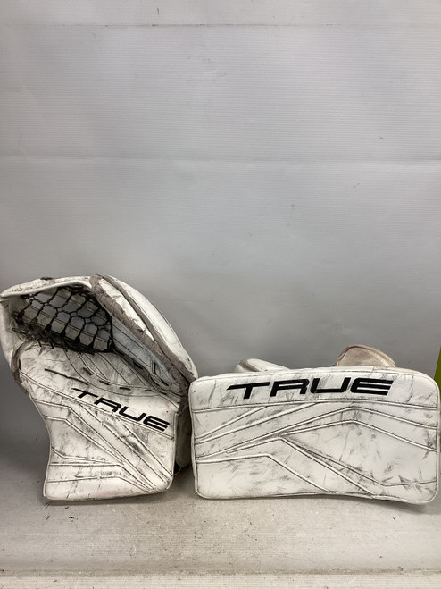 Vist Large View of Product Image Which is Used True L12.2 Senior Goalie Catcher White