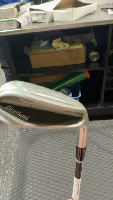Vist Large View of Product Image Which is Used Cleveland SMARTSOLE Golf Chipper RH Unknown Degree