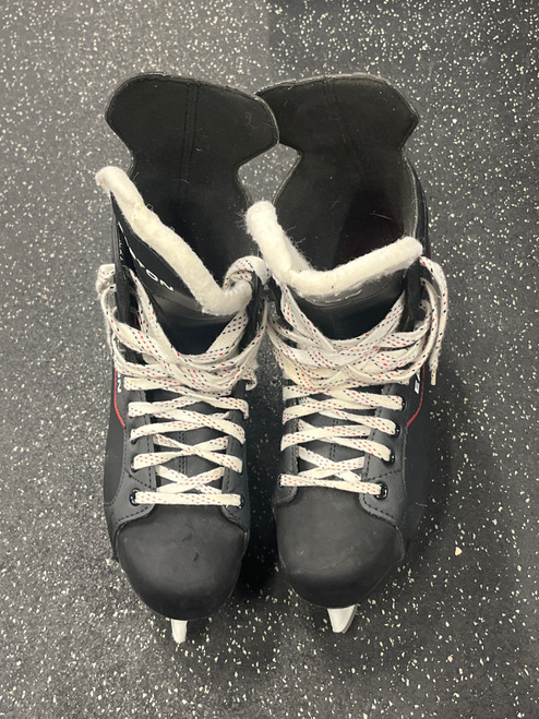 Vist Large View of Product Image Which is Used Easton SYNERGY EQ10 Senior Hockey Skate Senior 11