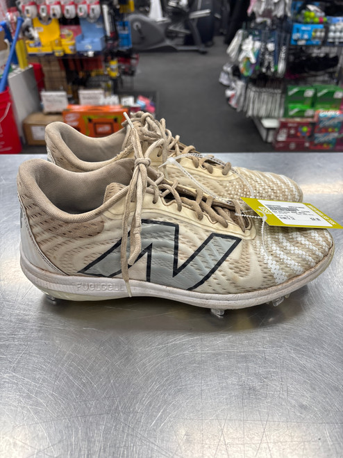 Vist Large View of Product Image Which is Used New Balance 4040 METAL BB/SB Cleats White Senior 12