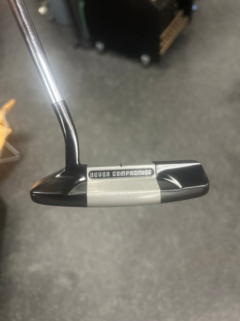 Vist Large View of Product Image Which is Used Never Compromise Z/I THETA Mens Putter RH