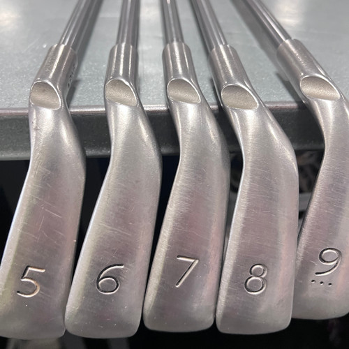 Vist Large View of Product Image Which is Used Ping G5 BLACK DOT Mens Iron Set RH 5I-9I