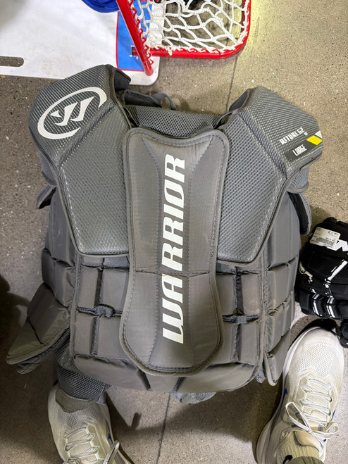 Vist Large View of Product Image Which is Used Warrior RITUAL G2 SR Senior Body Armor LG