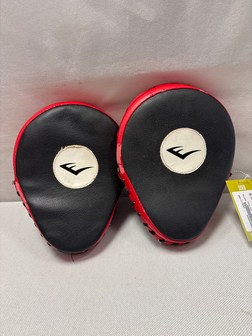 Vist Large View of Product Image Which is Used Everlast Boxing Pads Red
