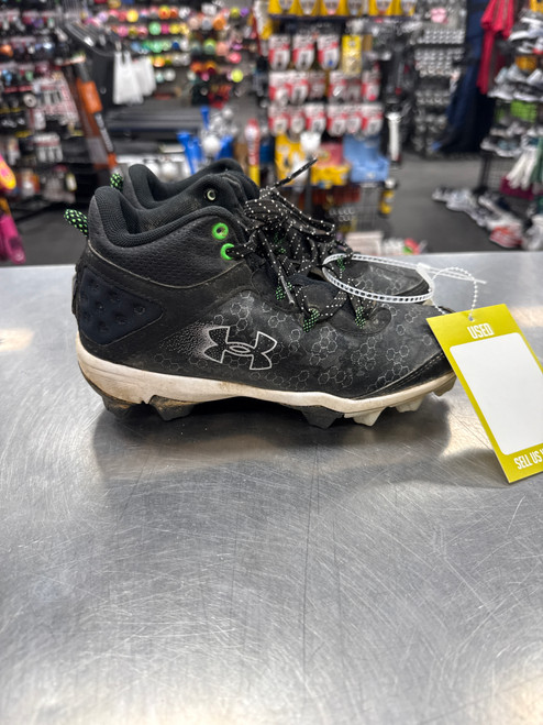 Vist Large View of Product Image Which is Used Under Armour Jr FB Cleats Black Junior 02