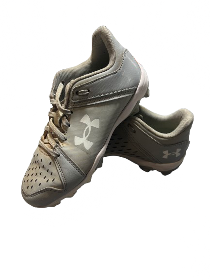 Vist Large View of Product Image Which is Used Under Armour UNDER ARMOUR LEADOFF SZ 4 BB/SB Cleats Grey Junior 04