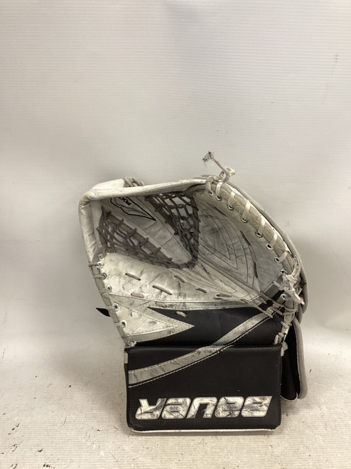 Vist Large View of Product Image Which is Used Bauer RX5 JR Junior Goalie Catcher White