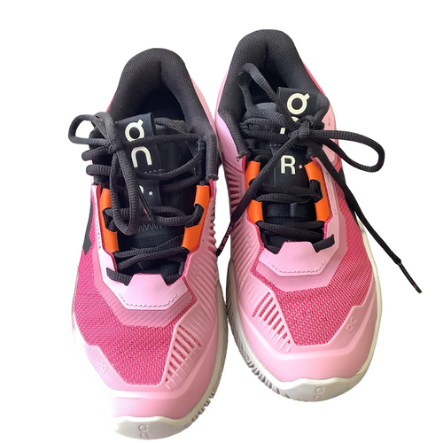 Vist Large View of Product Image Which is Used ON CLOUD ON COURT Running/X-Train Shoes W Pink Senior 7