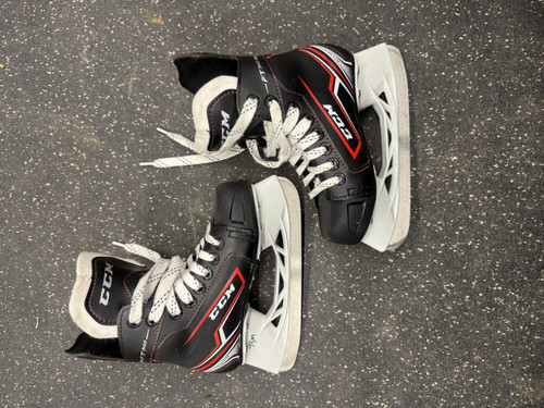 Vist Large View of Product Image Which is Used CCM FT340 Youth Hockey Skate Youth 13.0