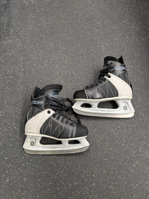 Vist Large View of Product Image Which is Used CCM INTRUDER 55 Junior Hockey Skate Junior 05