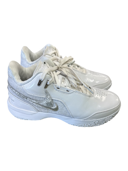 Vist Large View of Product Image Which is Basketball shoes