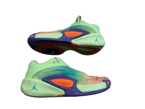 Vist Large View of Product Image Which is Used Jordan Basketball Shoes Kelly green Senior 6.5