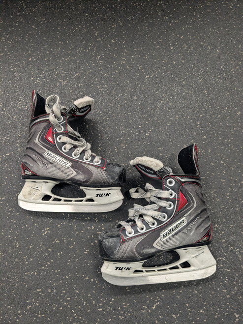 Vist Large View of Product Image Which is Used Bauer X40 Youth Hockey Skate Youth 09.0