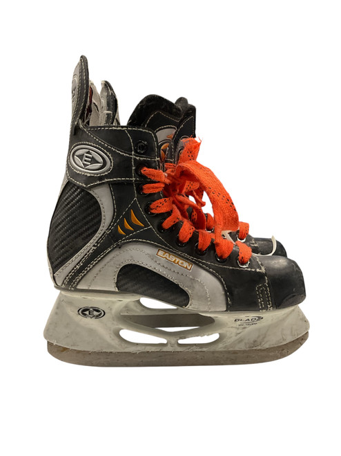 Vist Large View of Product Image Which is Used Easton SYNERGY 200 SZ 2 Junior Hockey Skate Junior 02