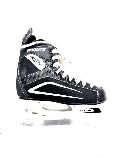 Vist Large View of Product Image Which is Used CCM PRO LITE Junior Hockey Skate Junior 02