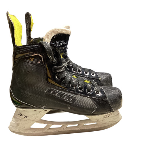 Vist Large View of Product Image Which is Used Bauer SUPREME S25 Junior Hockey Skate Junior 04