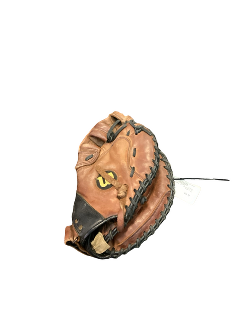 Vist Large View of Product Image Which is Used Wilson A500 BB/SB Catchers RH Throw Brown 31"