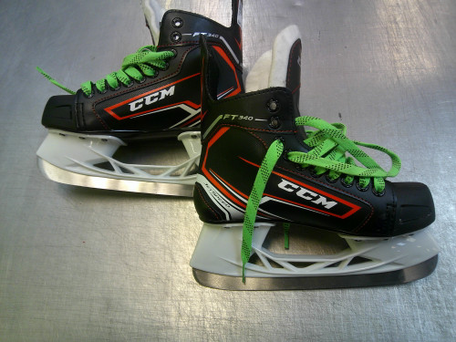 Vist Large View of Product Image Which is Used CCM FT 340 Junior Hockey Skate Junior 04