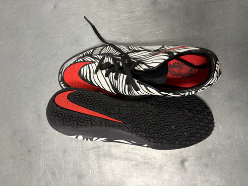 Vist Large View of Product Image Which is Used Nike Track & Field Cleats Adult None Senior 8