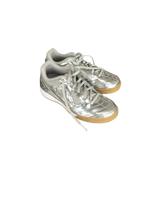Vist Large View of Product Image Which is Used Nike INDOOR Soccer Indoor Shoes Silver Junior 05