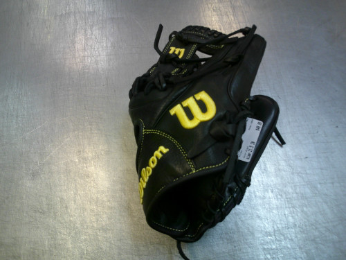 Vist Large View of Product Image Which is Used Wilson A950 BB/SB Glove RH Throw Black 11 1/2"
