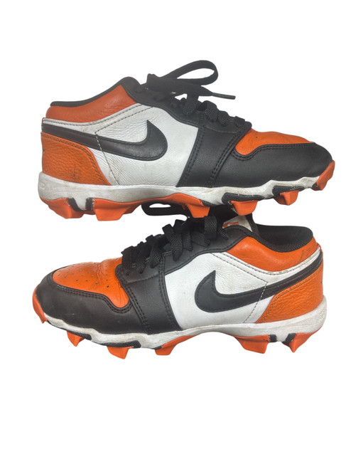 Vist Large View of Product Image Which is Used Nike Jr FB Cleats Orange Junior 04.5