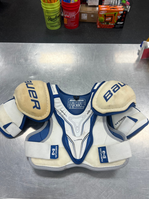 Vist Large View of Product Image Which is Used Bauer NEXUS 7000 Junior Shoulder Pads MD