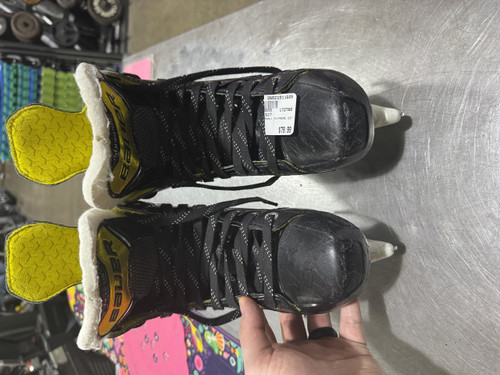 Vist Large View of Product Image Which is Used Bauer SUPREME S37 Intermediate Hockey Skate Intermediate 4.5