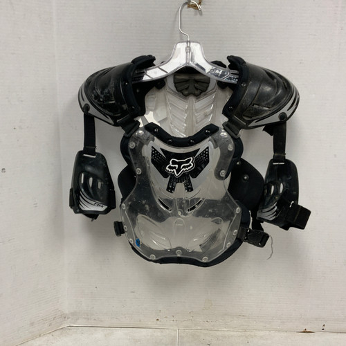 Vist Large View of Product Image Which is Used Fox MEDIUM Junior Roost Protector Black