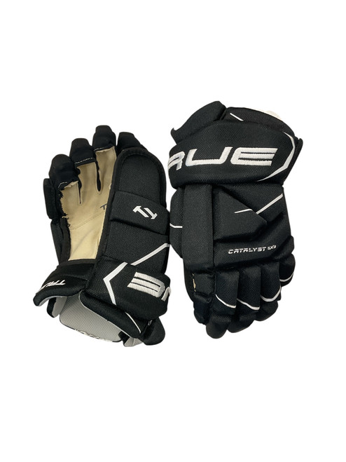 Vist Large View of Product Image Which is Used True CATALYSRT 5X3 Senior Gloves Black 11"