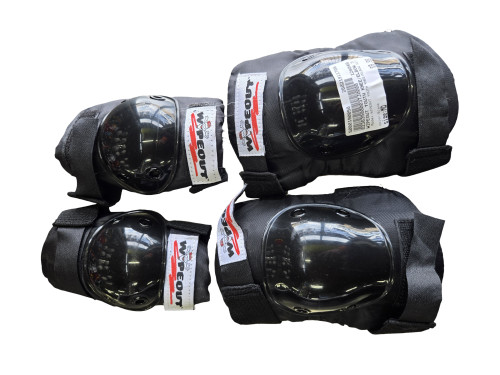 Vist Large View of Product Image Which is Used WIPEOUT YOUTH KNEE/ELBOW SET Inline Protective Set Black MD