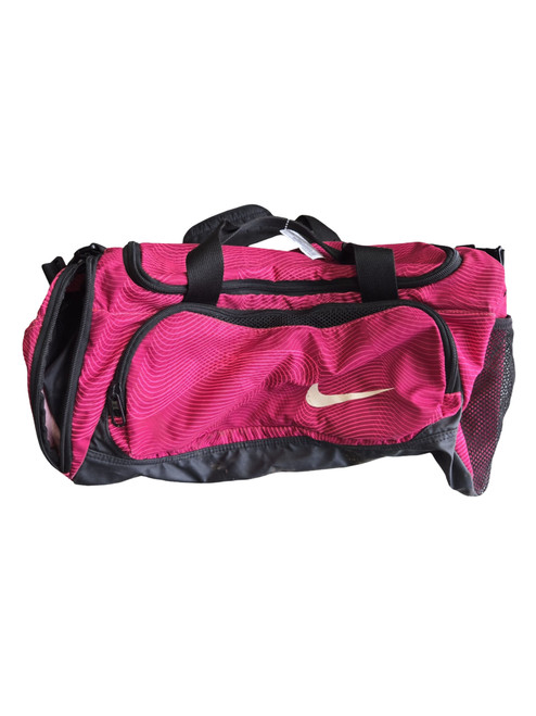 Vist Large View of Product Image Which is Used Nike Medium Equipment Bag