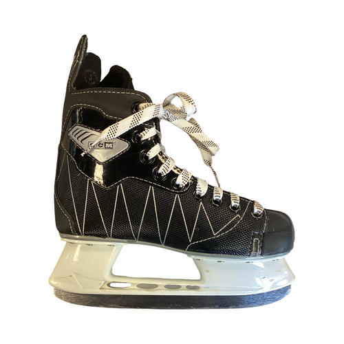 Vist Large View of Product Image Which is Used CCM INTRUDER Junior Hockey Skate Junior 03